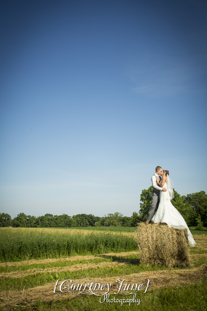 02minnesota-harvest-apple-orchard-jordan-minneapolis-wedding-photographer-091