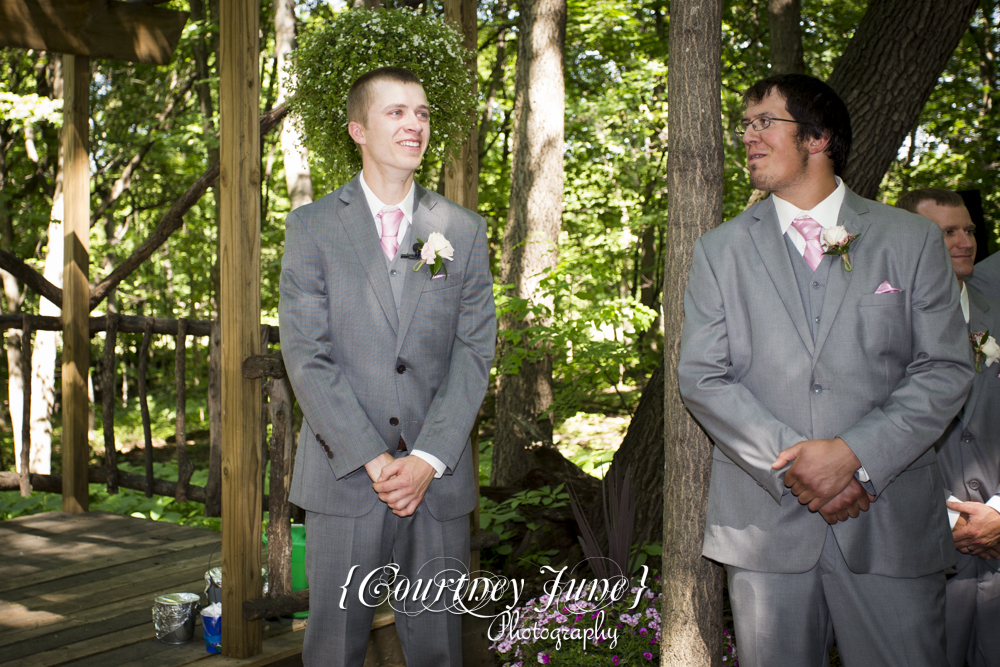 minnesota-harvest-apple-orchard-jordan-minneapolis-wedding-photographer-068