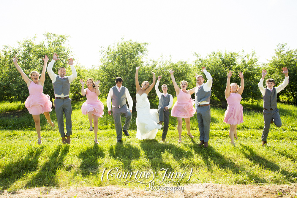 minnesota-harvest-apple-orchard-jordan-minneapolis-wedding-photographer-079