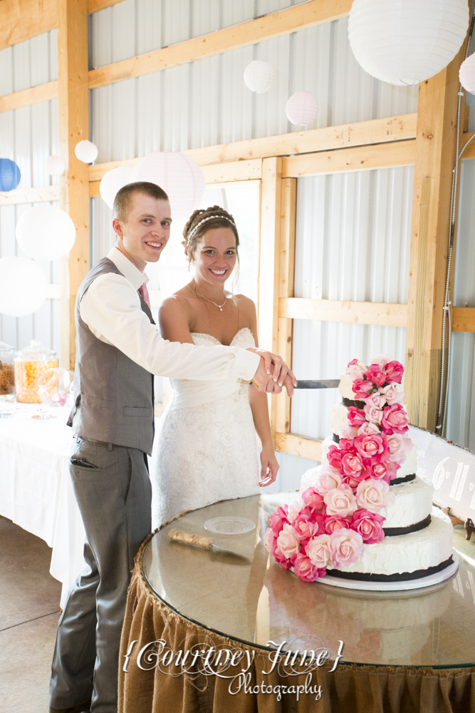 minnesota-harvest-apple-orchard-jordan-minneapolis-wedding-photographer-117