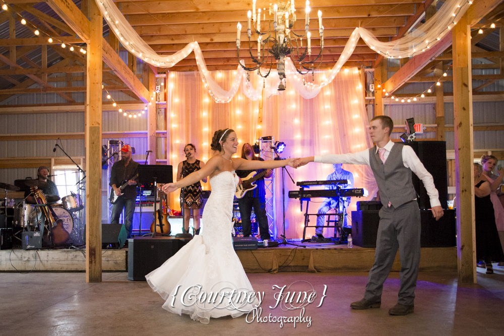 minnesota-harvest-apple-orchard-jordan-minneapolis-wedding-photographer-126