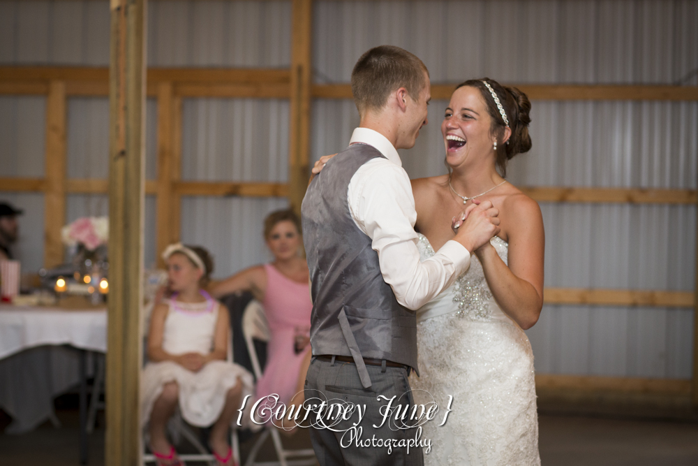 minnesota-harvest-apple-orchard-jordan-minneapolis-wedding-photographer-128