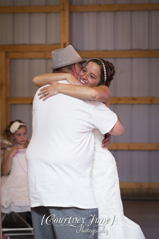 minnesota-harvest-apple-orchard-jordan-minneapolis-wedding-photographer-131