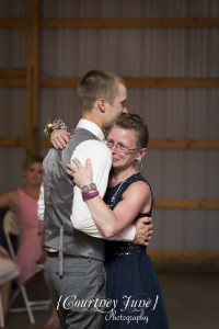 minnesota harvest apple orchard jordan minneapolis wedding photographer