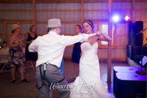 minnesota harvest apple orchard jordan minneapolis wedding photographer