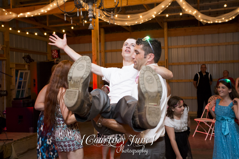 minnesota-harvest-apple-orchard-jordan-minneapolis-wedding-photographer-172