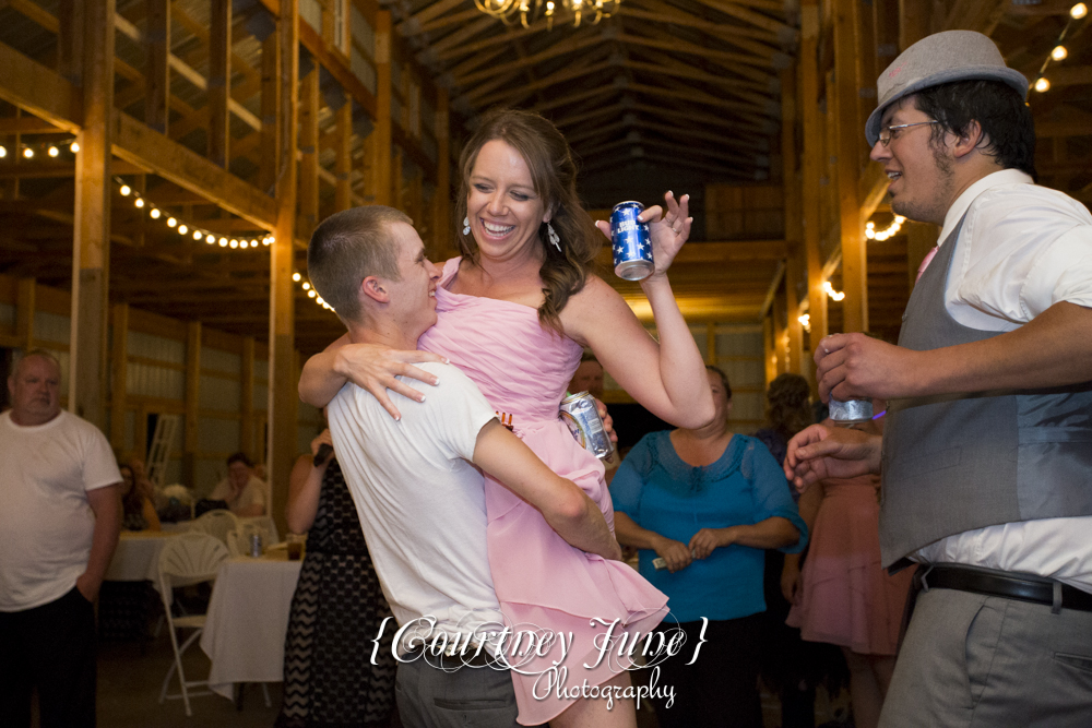 minnesota-harvest-apple-orchard-jordan-minneapolis-wedding-photographer-185