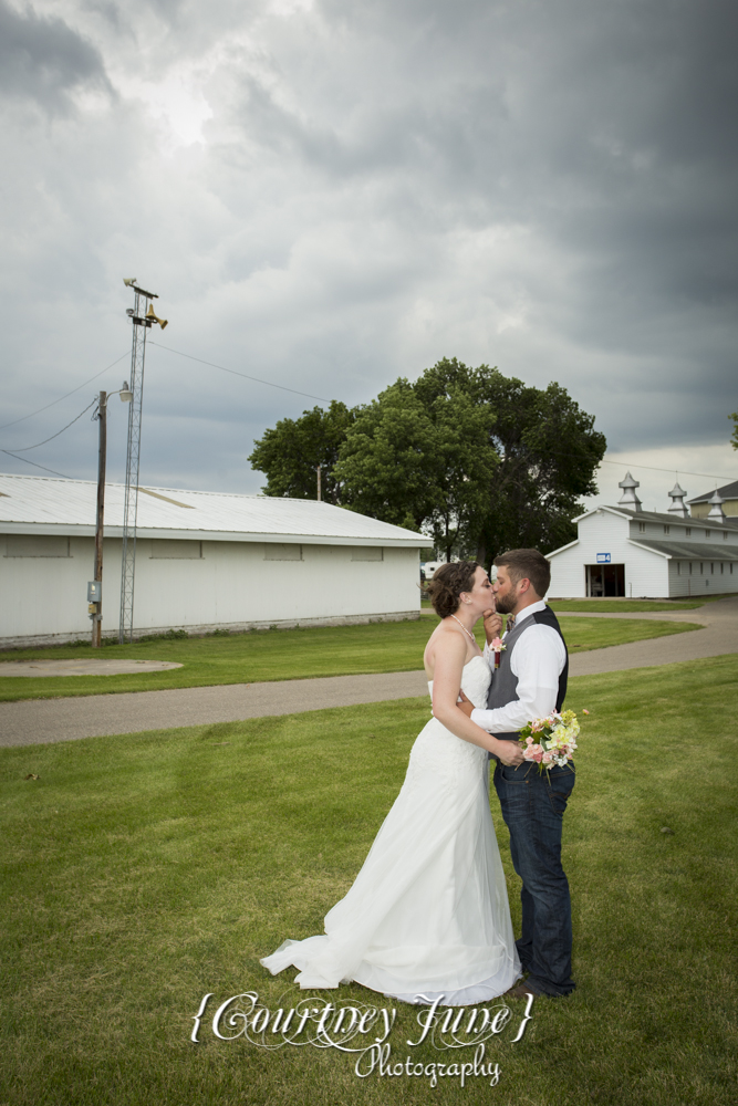 wright-county-fairgrounds-minneapolis-wedding-photographer-36