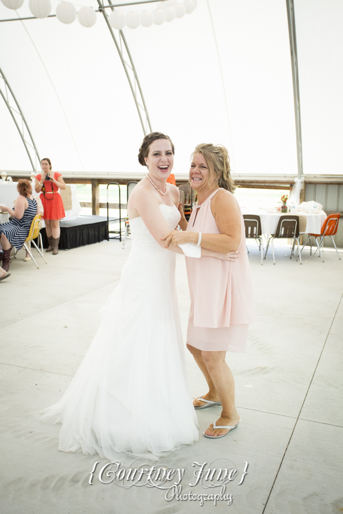 wright-county-fairgrounds-minneapolis-wedding-photographer-44