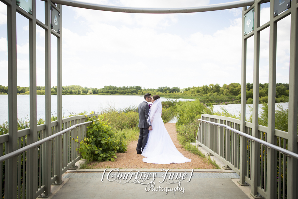 bloomington hilton minneapolis hilton purgatory creek park wedding photographer