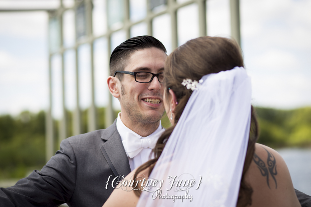 bloomington-hilton-minneapolis-hilton-purgatory-creek-park-wedding-photographer-09