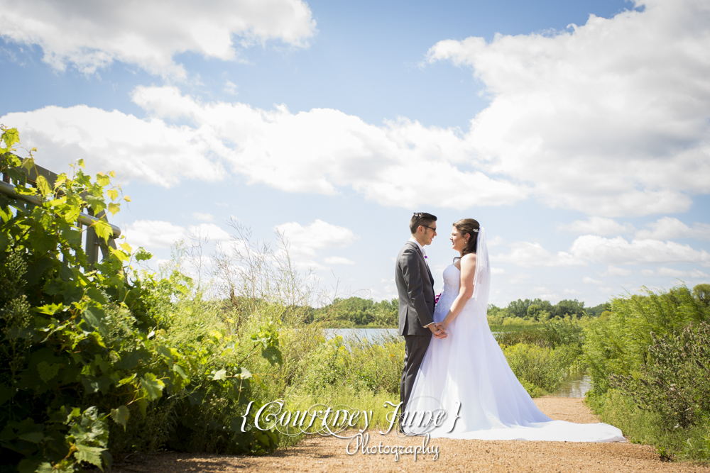 bloomington-hilton-minneapolis-hilton-purgatory-creek-park-wedding-photographer-12