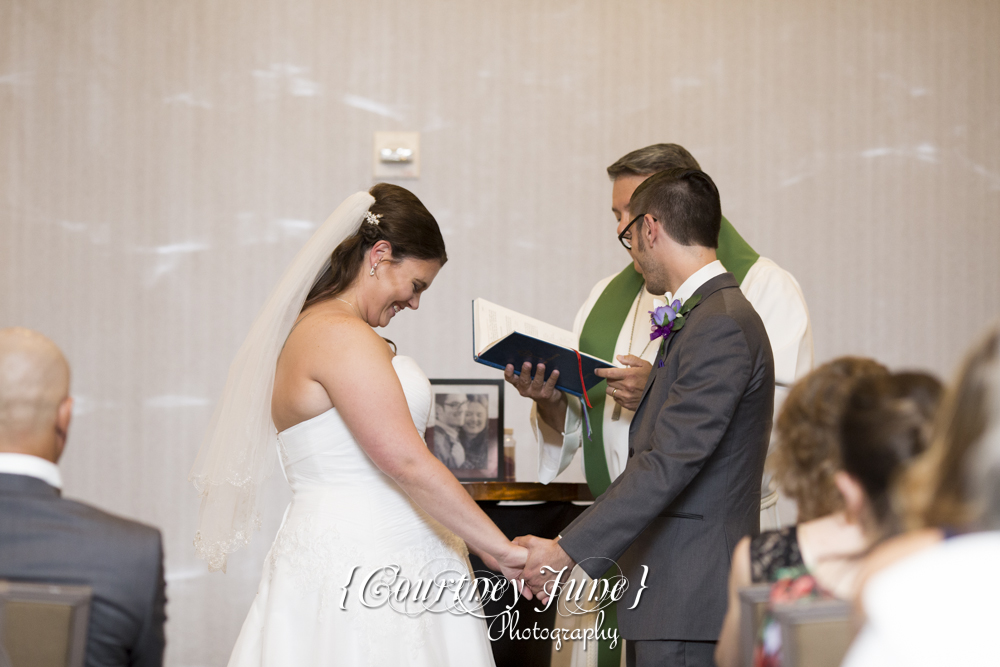 bloomington-hilton-minneapolis-hilton-purgatory-creek-park-wedding-photographer-24