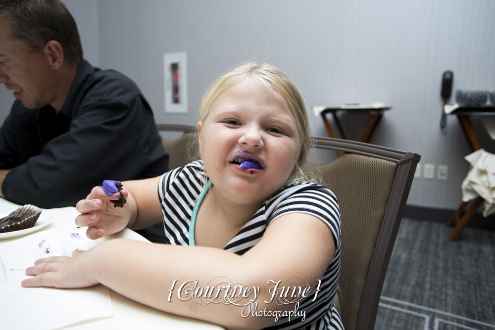 bloomington-hilton-minneapolis-hilton-purgatory-creek-park-wedding-photographer-34