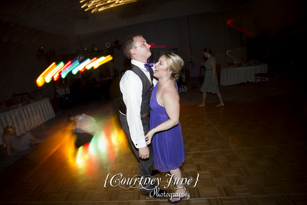 bloomington-hilton-minneapolis-hilton-purgatory-creek-park-wedding-photographer-42