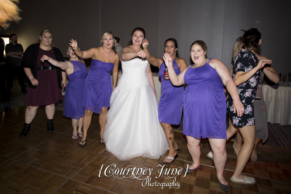 bloomington-hilton-minneapolis-hilton-purgatory-creek-park-wedding-photographer-44