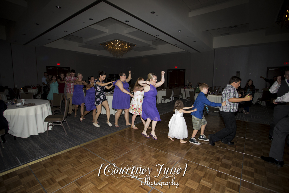 bloomington-hilton-minneapolis-hilton-purgatory-creek-park-wedding-photographer-46