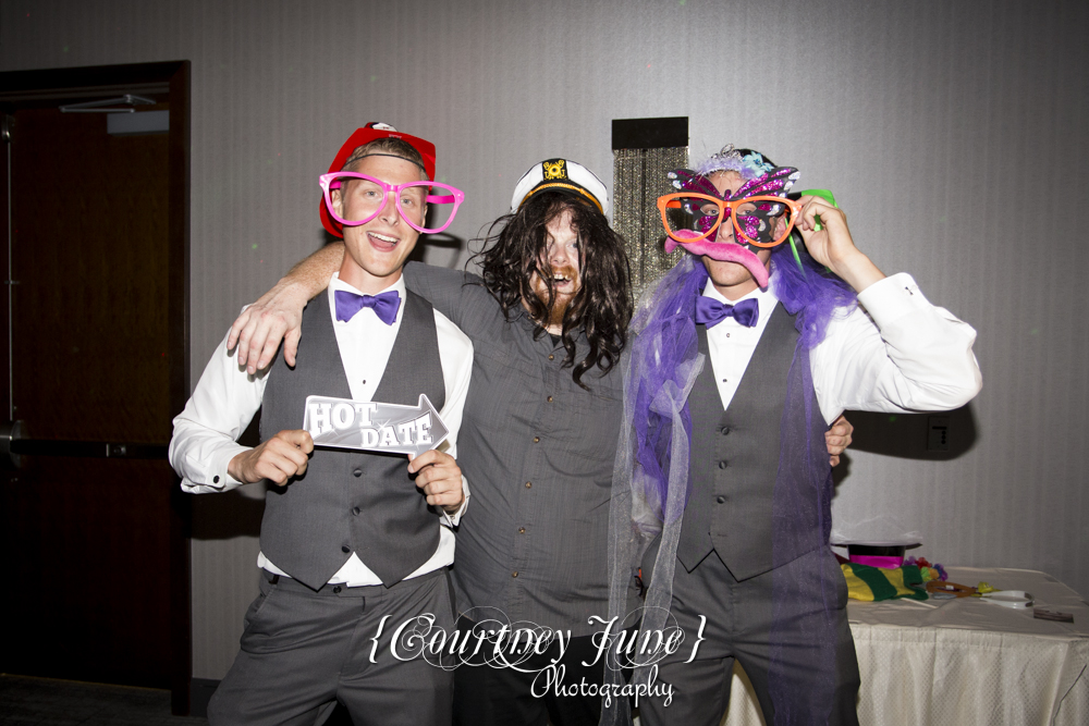 bloomington-hilton-minneapolis-hilton-purgatory-creek-park-wedding-photographer-48