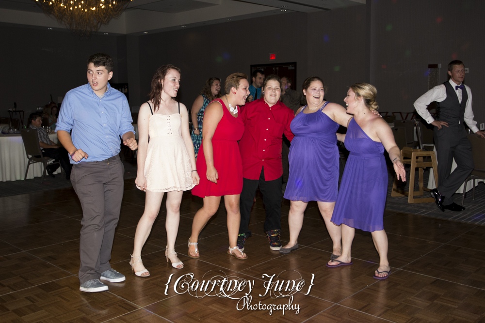 bloomington-hilton-minneapolis-hilton-purgatory-creek-park-wedding-photographer-49