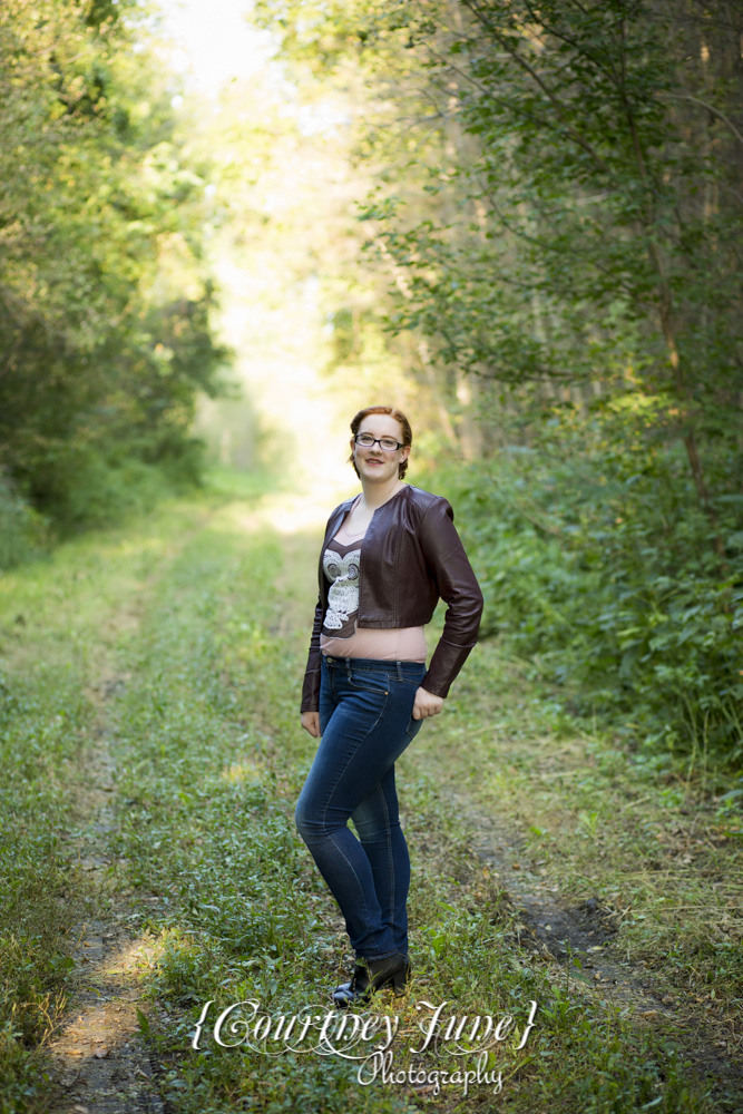 minnesota-river-outdoor-field-minneapolis-senior-portrait-photographer-04