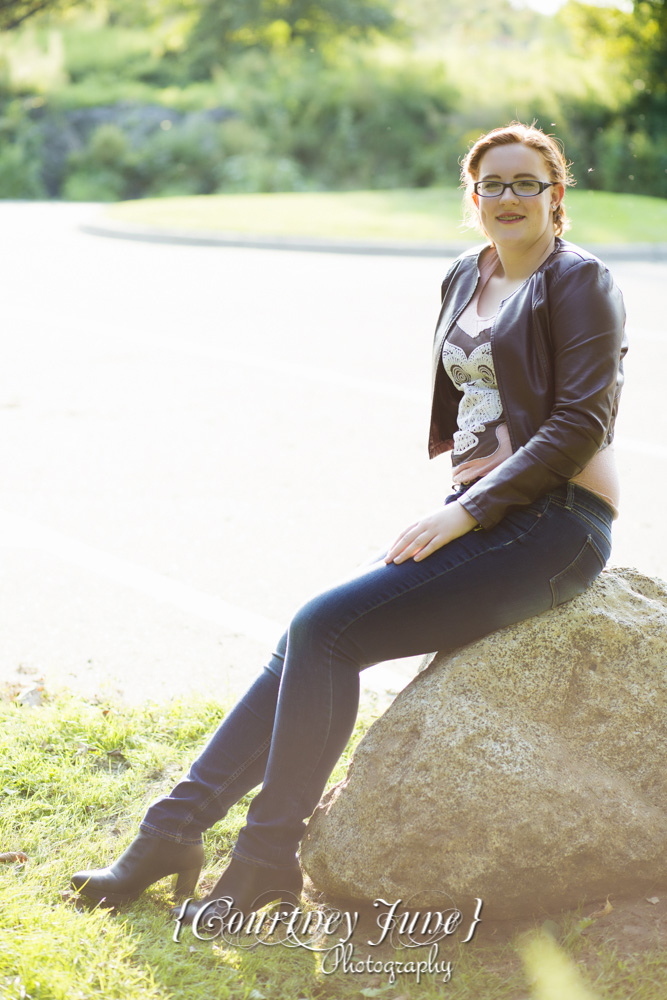 minnesota-river-outdoor-field-minneapolis-senior-portrait-photographer-05