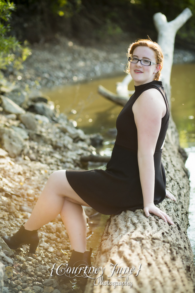 minnesota-river-outdoor-field-minneapolis-senior-portrait-photographer-07