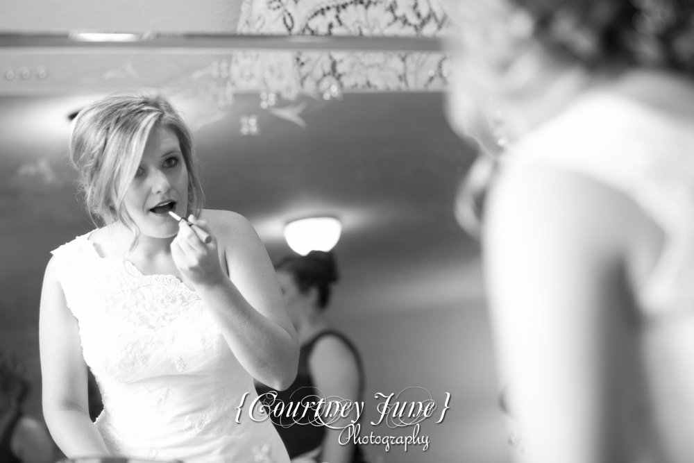 private-residence-rustic-le-sueur-wedding-minneapolis-wedding-photographer-08