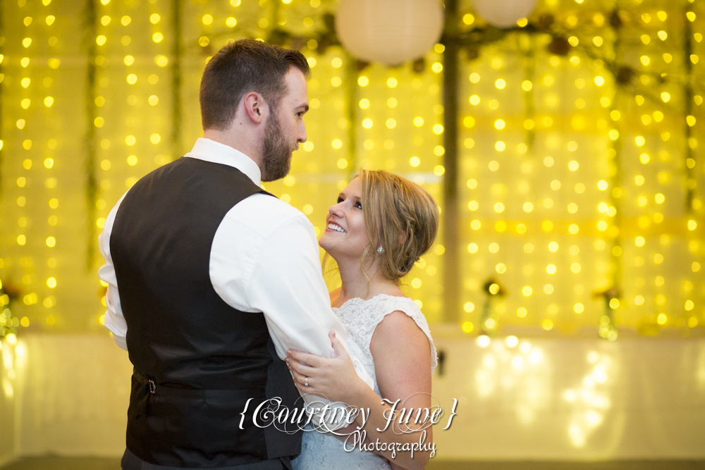 private-residence-rustic-le-sueur-wedding-minneapolis-wedding-photographer-43