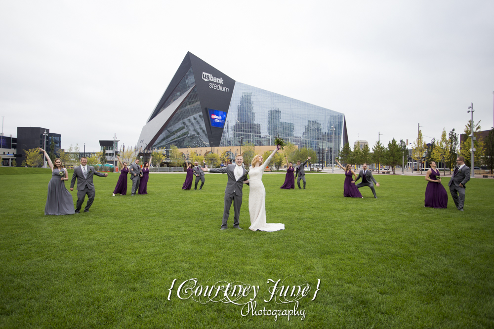 02us-bank-stadium-vikings-minneapolis-mill-city-stone-arch-bridge-minneapolis-wedding-photographer-50