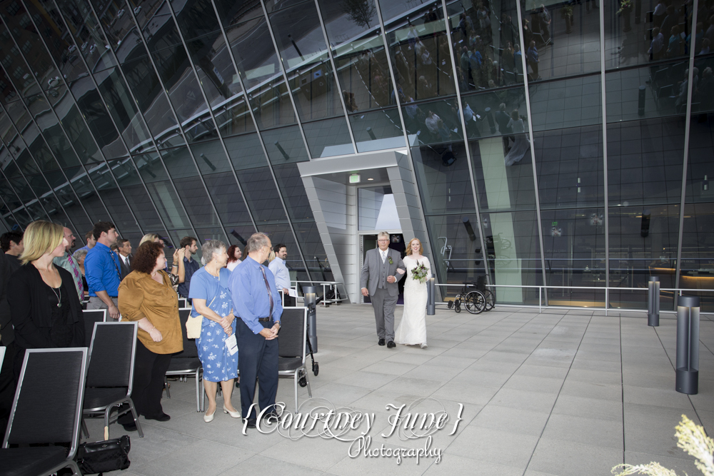 us-bank-stadium-vikings-minneapolis-mill-city-stone-arch-bridge-minneapolis-wedding-photographer-112