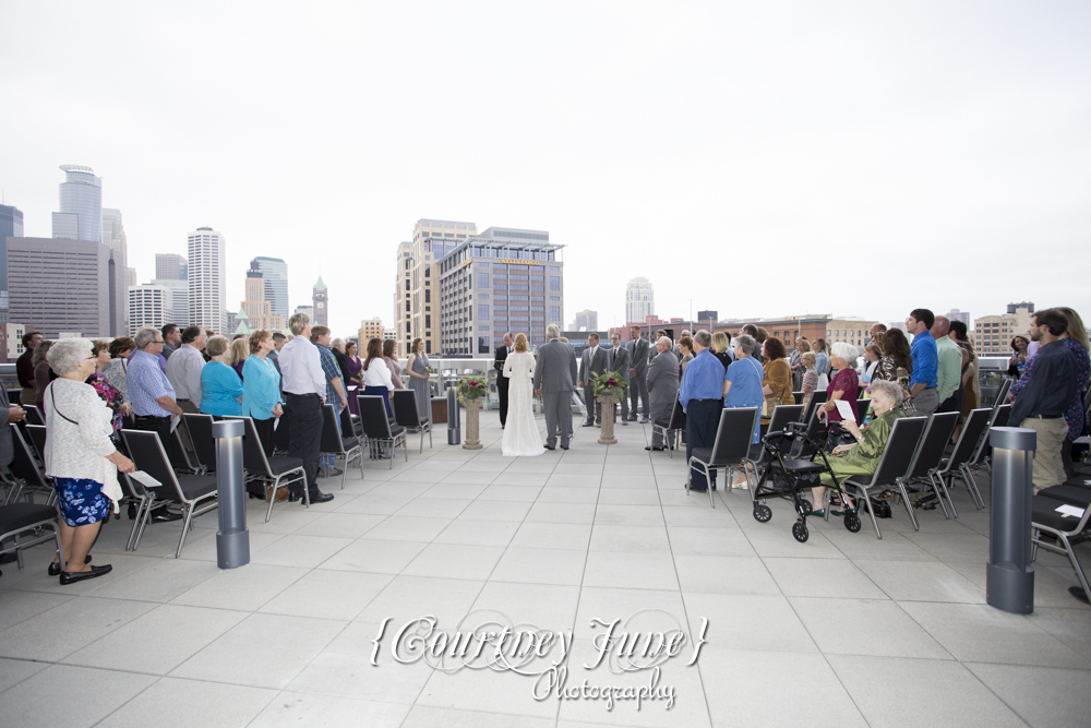 us-bank-stadium-vikings-minneapolis-mill-city-stone-arch-bridge-minneapolis-wedding-photographer-114