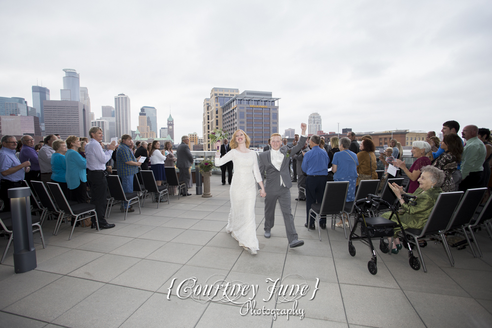 us-bank-stadium-vikings-minneapolis-mill-city-stone-arch-bridge-minneapolis-wedding-photographer-124