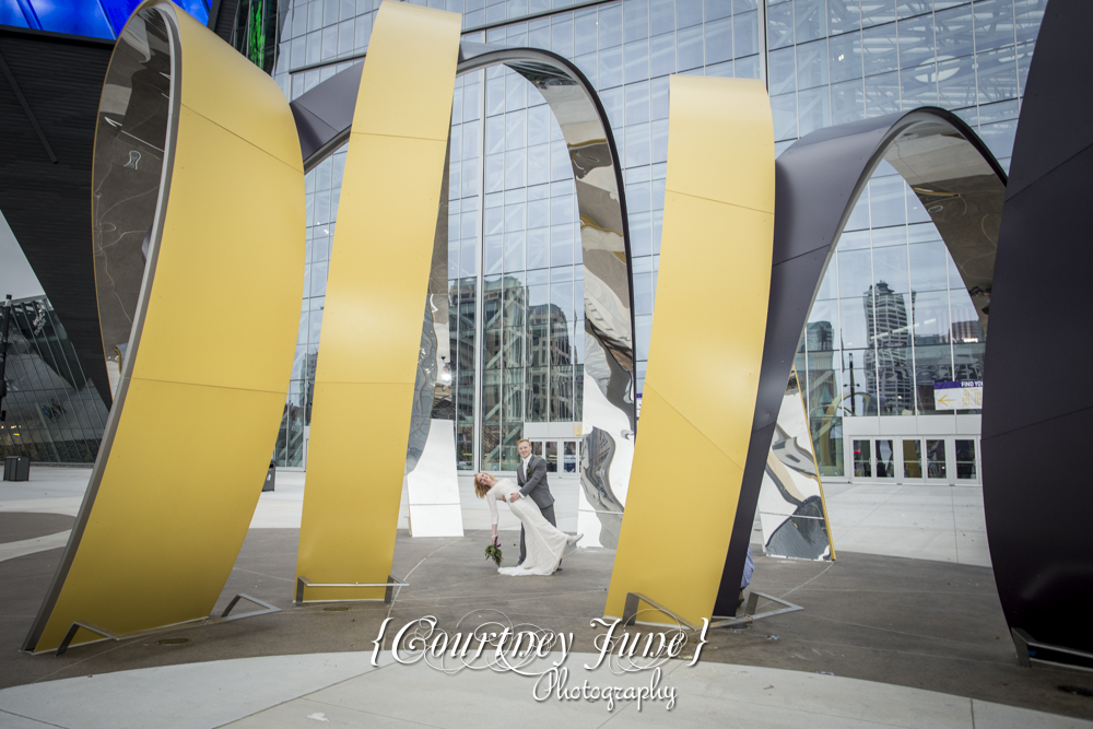 us-bank-stadium-vikings-minneapolis-mill-city-stone-arch-bridge-minneapolis-wedding-photographer-140