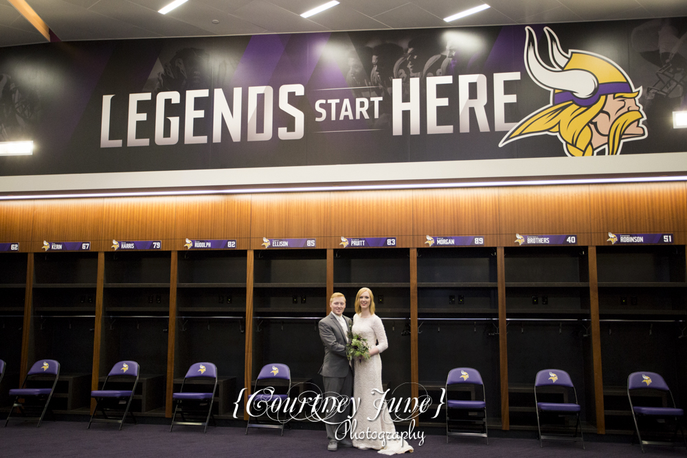 us-bank-stadium-vikings-minneapolis-mill-city-stone-arch-bridge-minneapolis-wedding-photographer-146