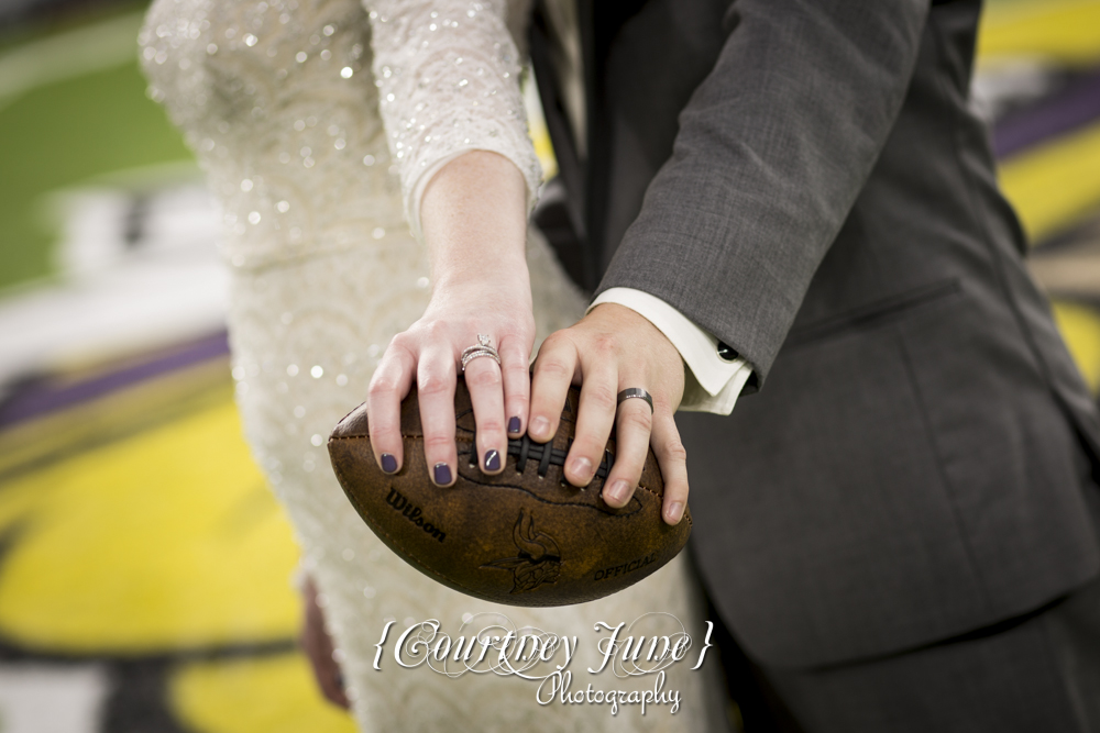 us-bank-stadium-vikings-minneapolis-mill-city-stone-arch-bridge-minneapolis-wedding-photographer-152