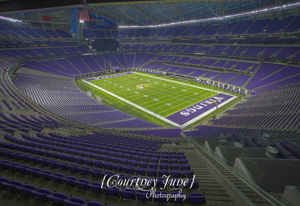 us-bank-stadium-vikings-minneapolis-mill-city-stone-arch-bridge-minneapolis-wedding-photographer-174