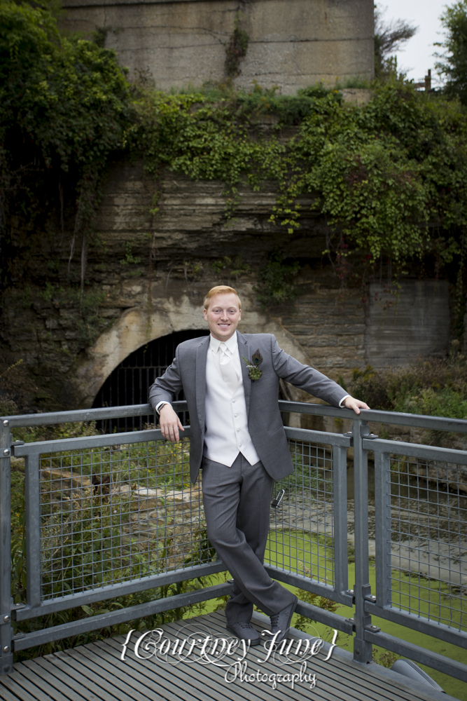 us-bank-stadium-vikings-minneapolis-mill-city-stone-arch-bridge-minneapolis-wedding-photographer-33