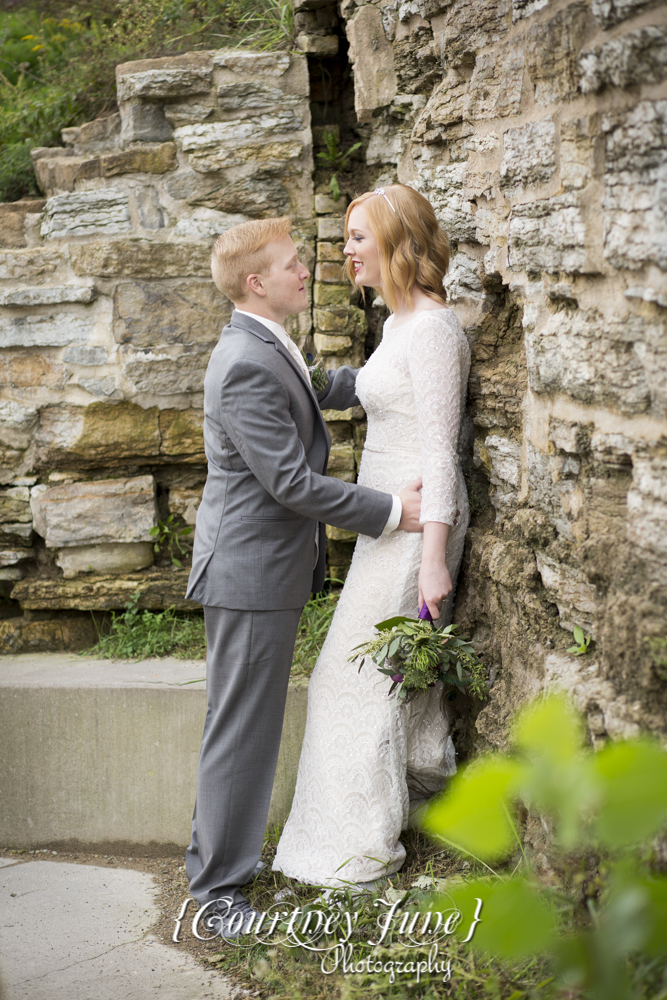 us-bank-stadium-vikings-minneapolis-mill-city-stone-arch-bridge-minneapolis-wedding-photographer-44