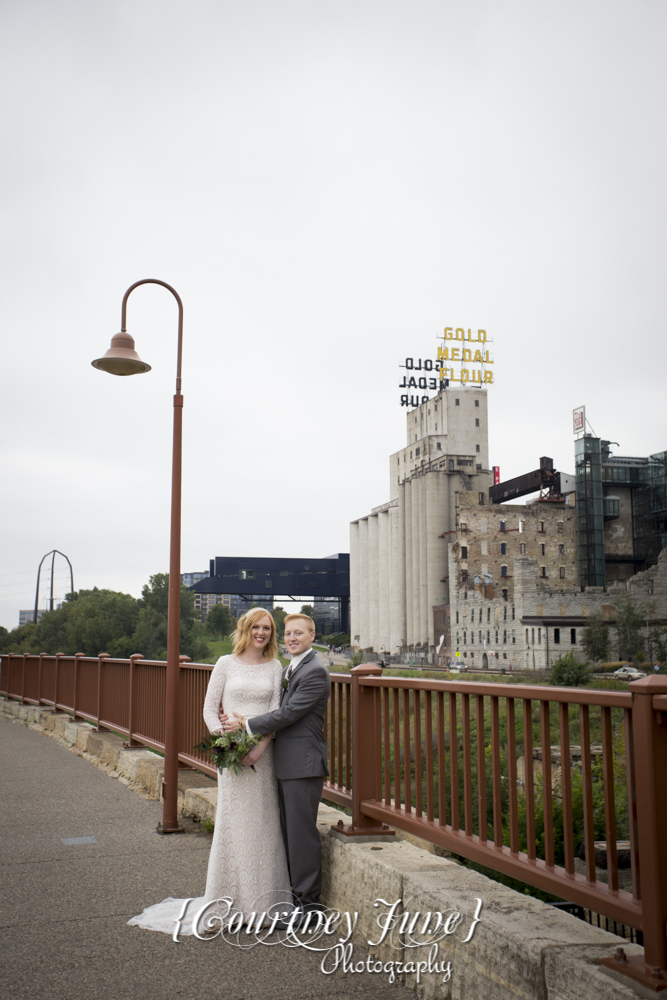 us-bank-stadium-vikings-minneapolis-mill-city-stone-arch-bridge-minneapolis-wedding-photographer-47