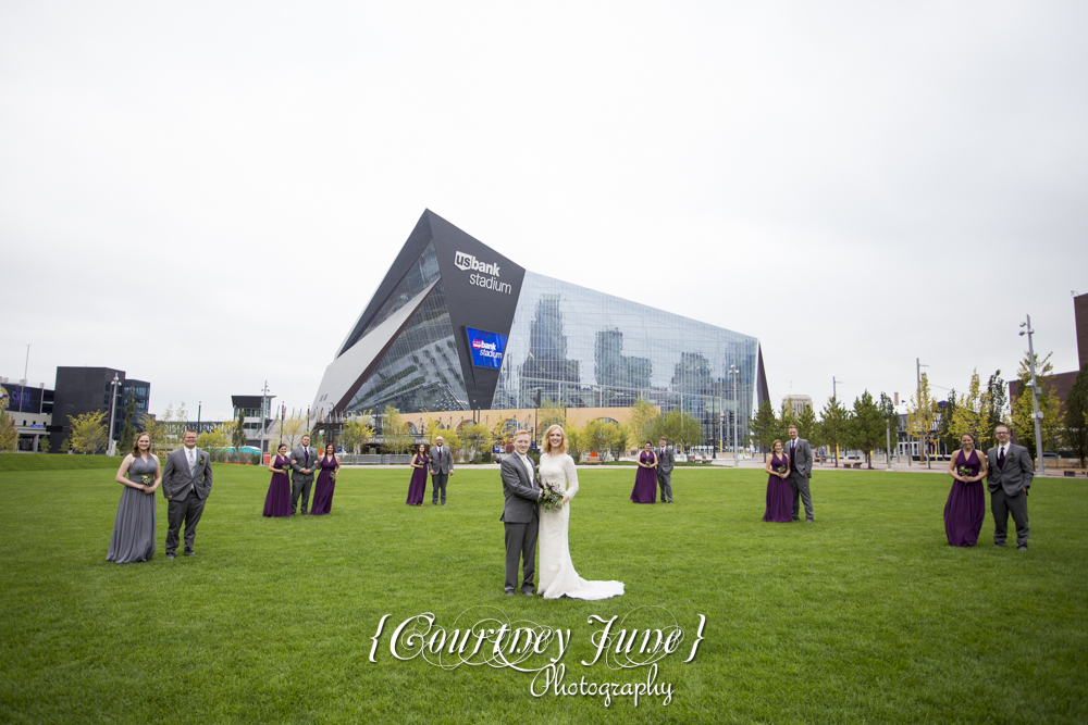 us-bank-stadium-vikings-minneapolis-mill-city-stone-arch-bridge-minneapolis-wedding-photographer-49