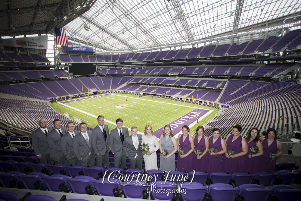 us-bank-stadium-vikings-minneapolis-mill-city-stone-arch-bridge-minneapolis-wedding-photographer-61