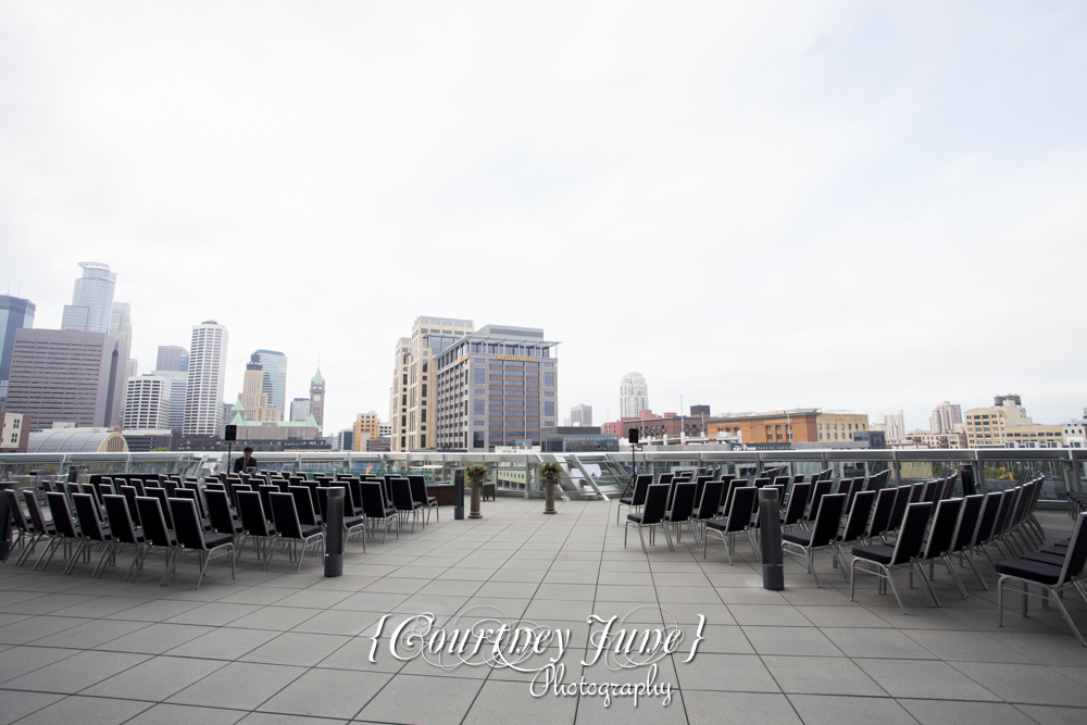 us-bank-stadium-vikings-minneapolis-mill-city-stone-arch-bridge-minneapolis-wedding-photographer-64