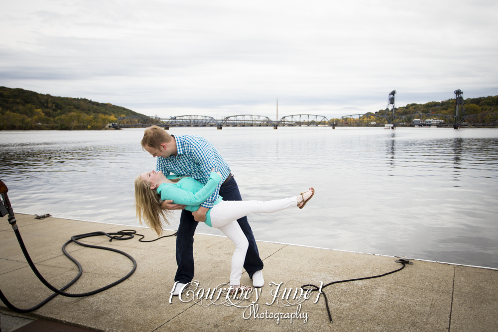 downtown-stillwater-st-croix-river-washington-county-historic-courthouse-minneapolis-wedding-photographer-09