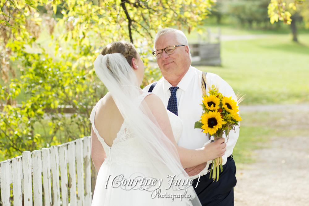 minnesota-harvest-apple-orchard-jordan-minneapolis-wedding-photography-17