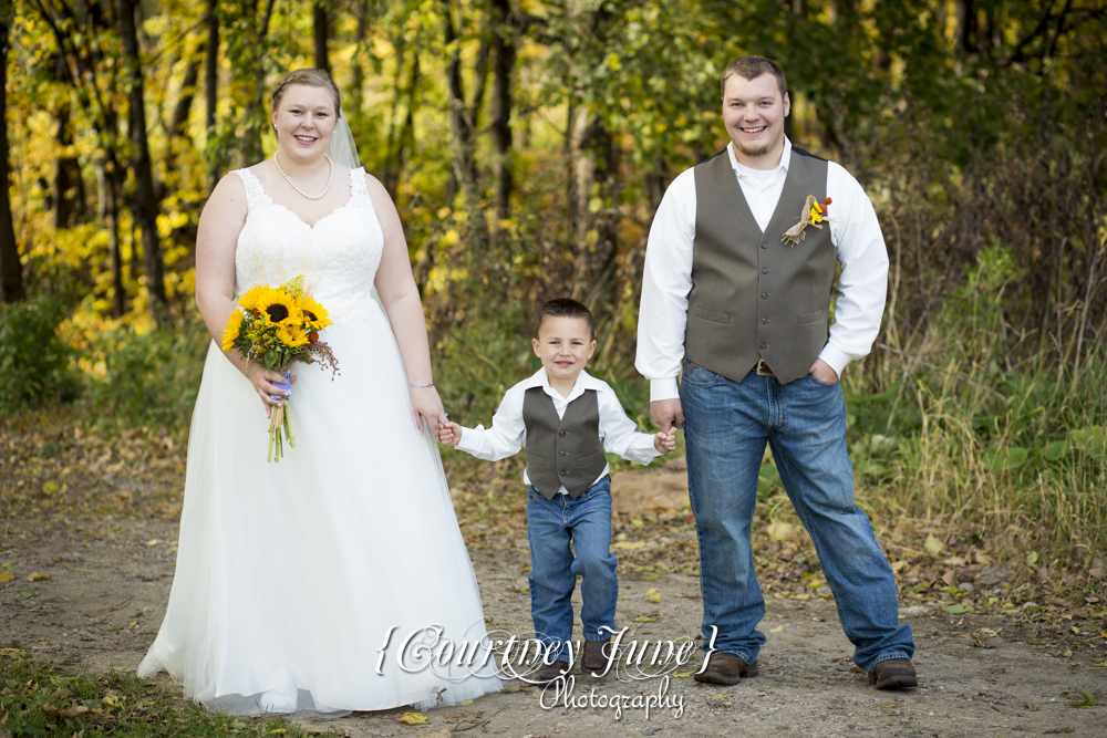 minnesota-harvest-apple-orchard-jordan-minneapolis-wedding-photography-28