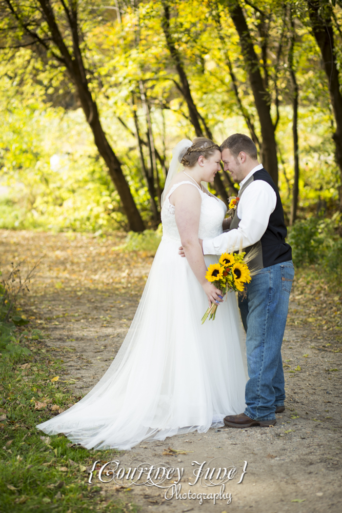 minnesota-harvest-apple-orchard-jordan-minneapolis-wedding-photography-29