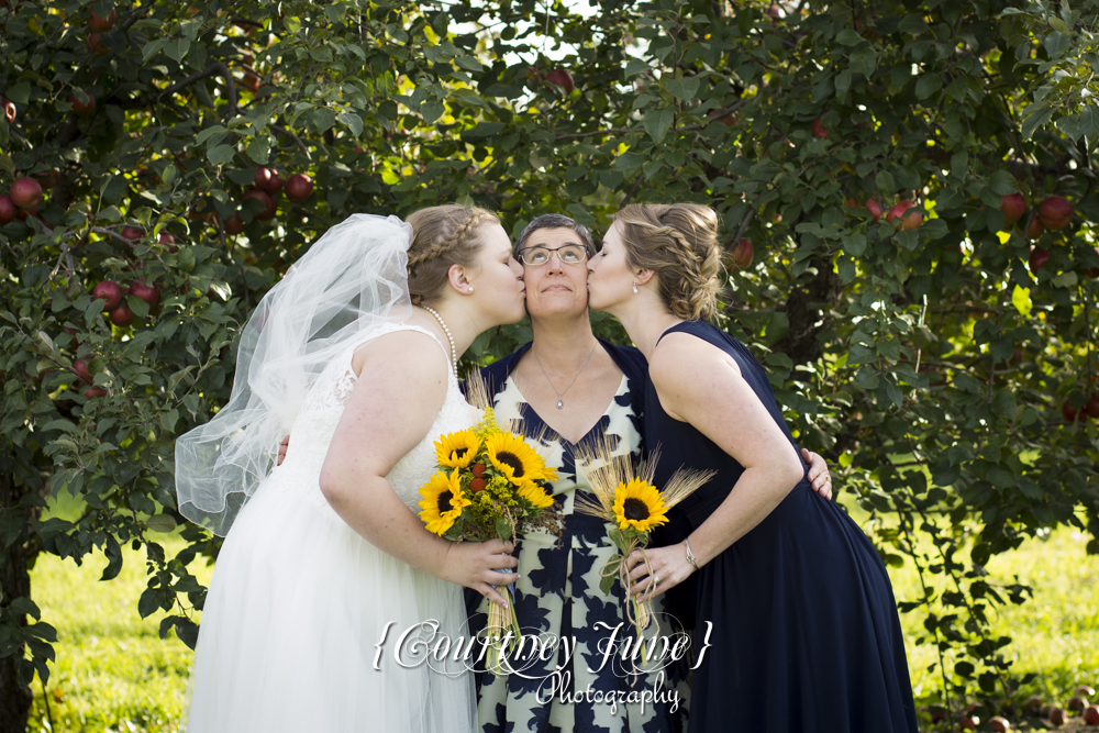 minnesota-harvest-apple-orchard-jordan-minneapolis-wedding-photography-32