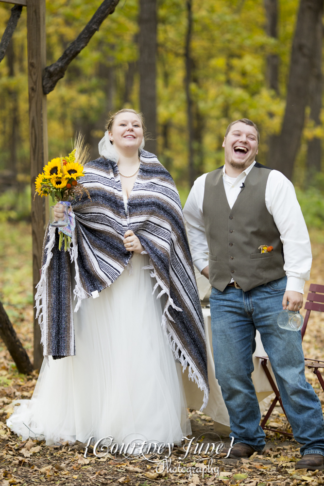 minnesota-harvest-apple-orchard-jordan-minneapolis-wedding-photography-35