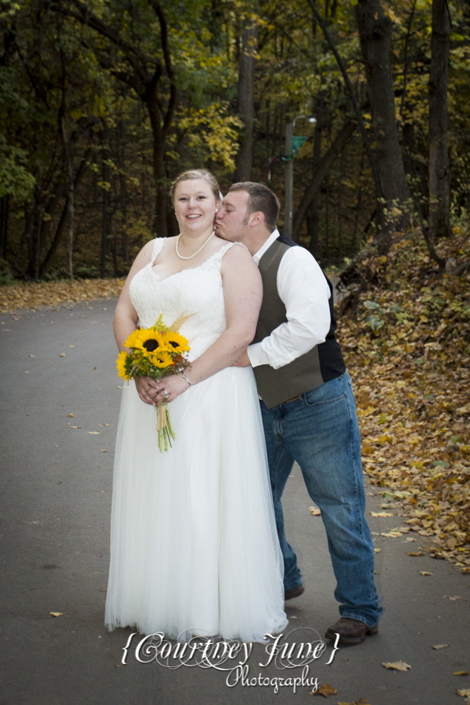 minnesota-harvest-apple-orchard-jordan-minneapolis-wedding-photography-40