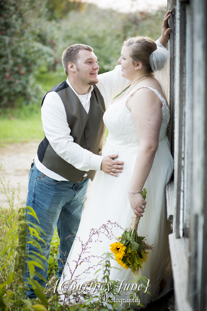 minnesota-harvest-apple-orchard-jordan-minneapolis-wedding-photography-43